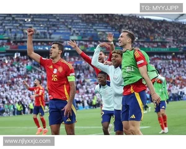 列日与塞维利的较量揭示了欧洲足球的激烈竞争与战术博弈 列日与塞维利的较量揭示了欧洲足球的激烈竞争与战术博弈